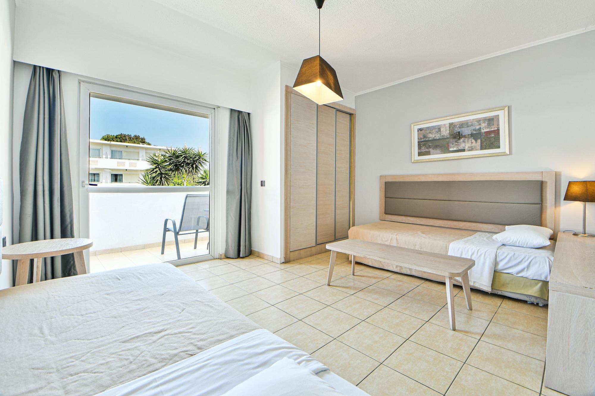 Forum Beach Lalyssos Luaran gambar