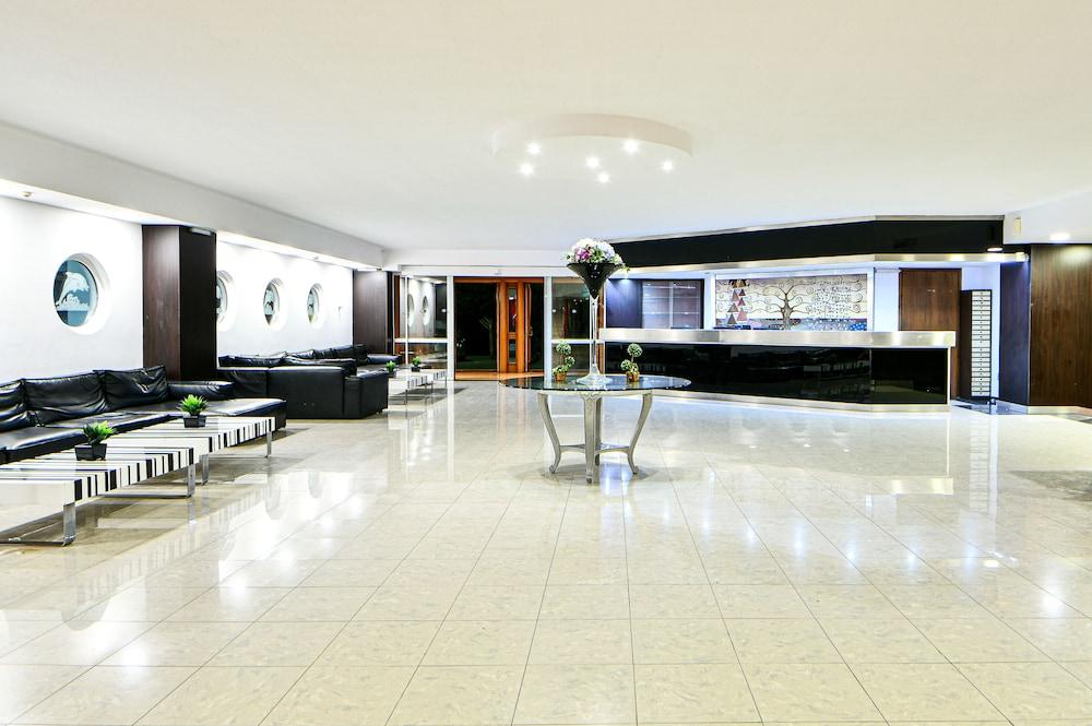 Forum Beach Lalyssos Luaran gambar