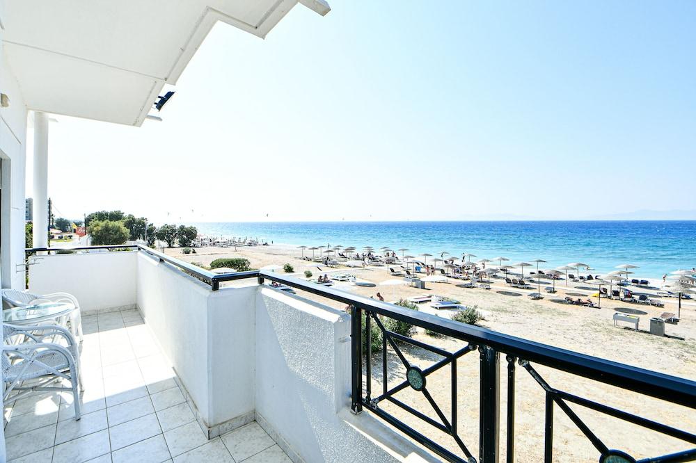 Forum Beach Lalyssos Luaran gambar
