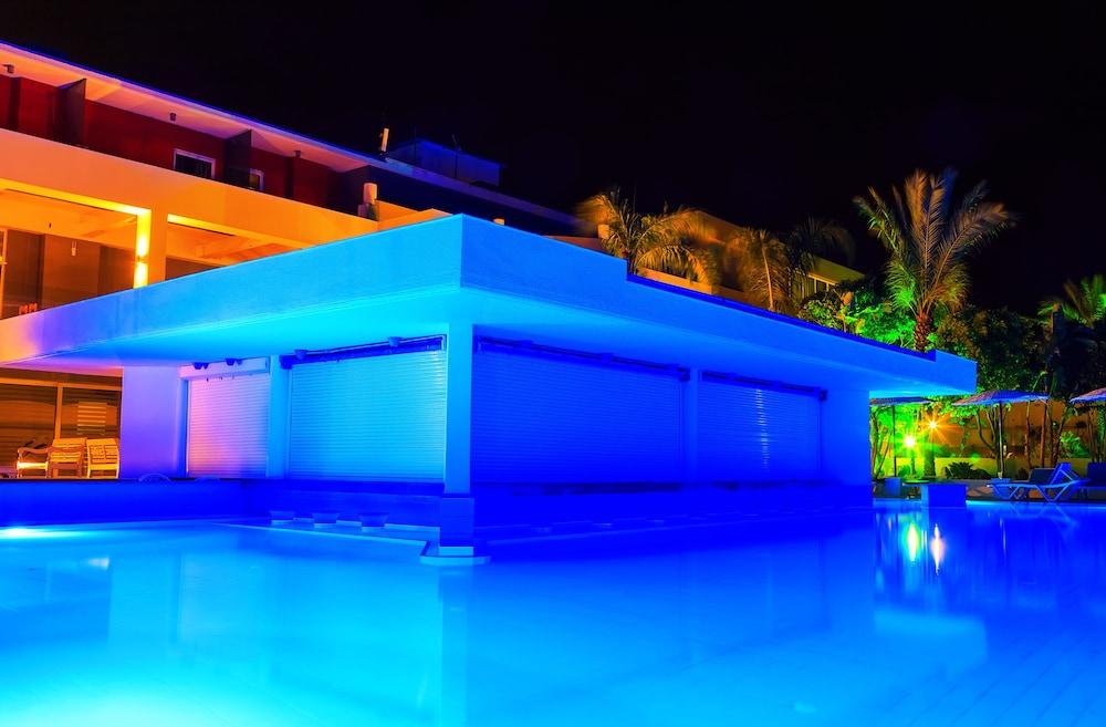 Forum Beach Lalyssos Luaran gambar