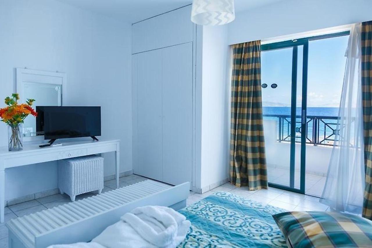 Forum Beach Lalyssos Luaran gambar