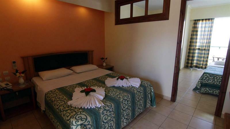 Forum Beach Lalyssos Luaran gambar
